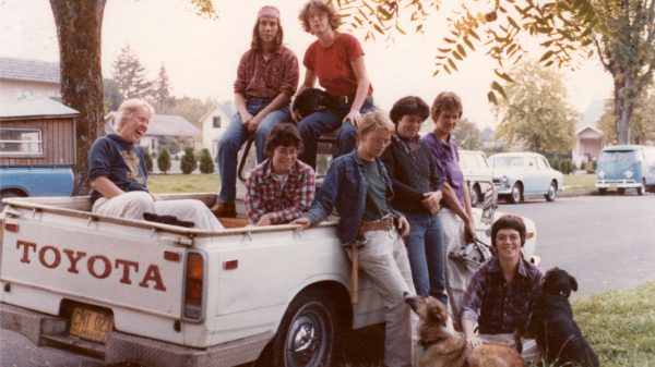 Foto Outliers and Outlaws